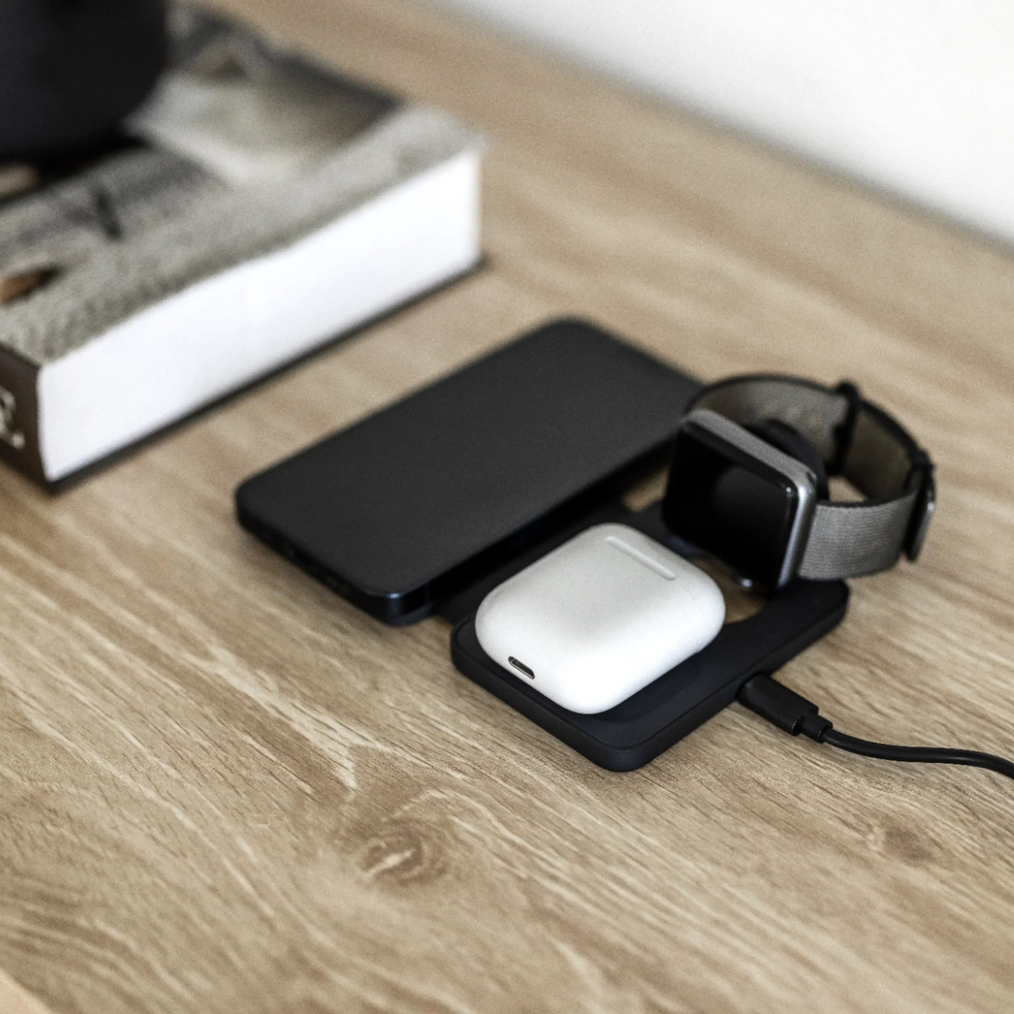 Apollo 3-in-1 Apple Charger - Image 18