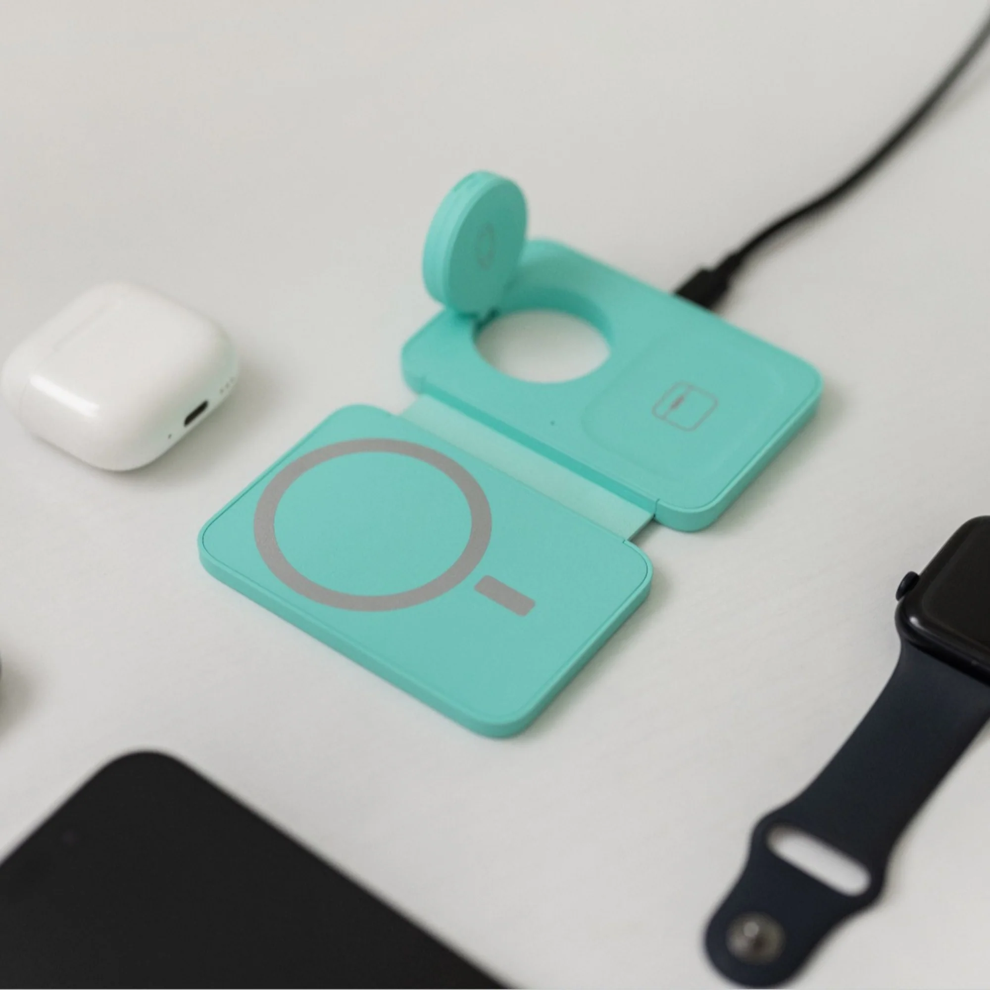 Apollo 3-in-1 Apple Charger - Image 44