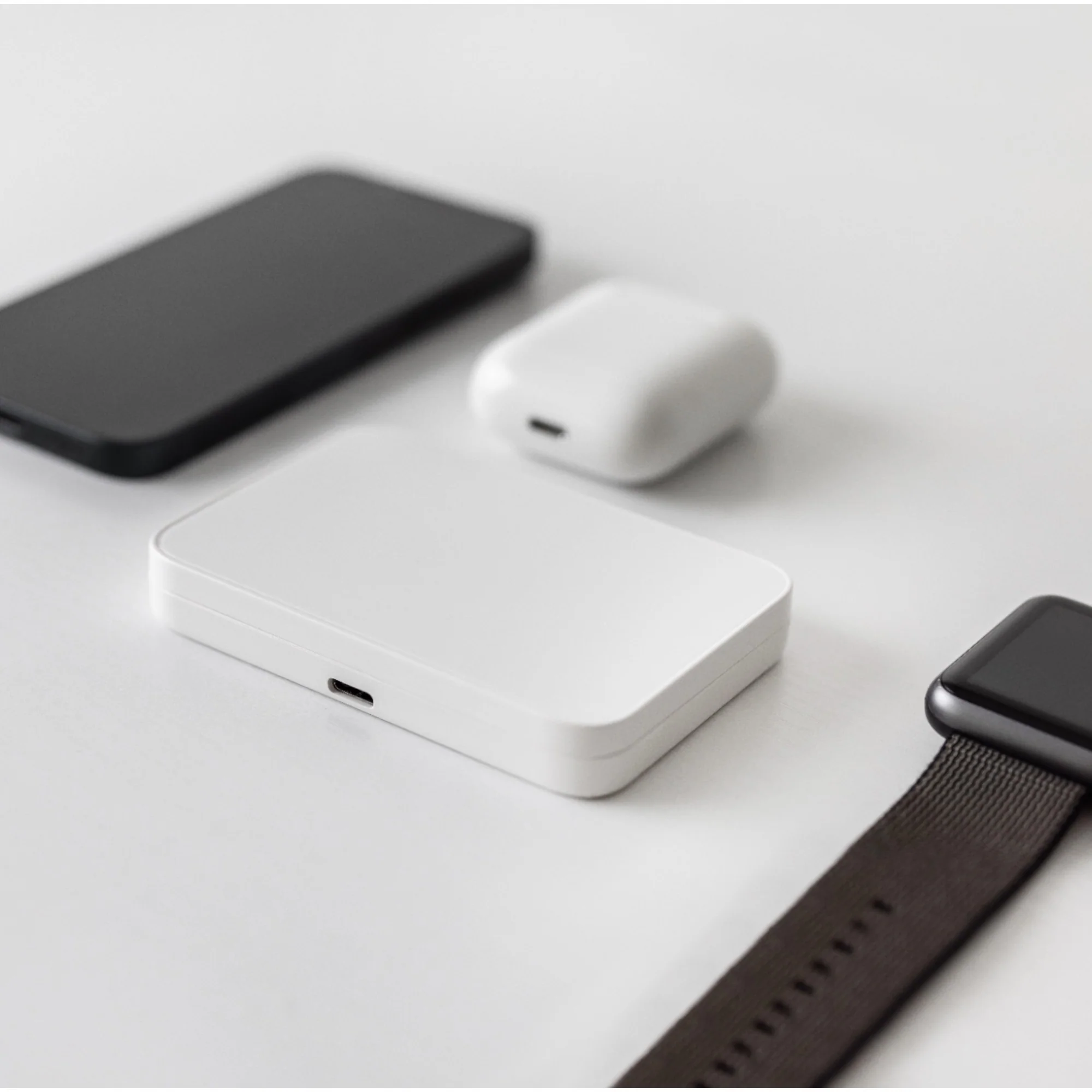 Duo Pack - Apollo 3-in-1 Apple Chargers - Image 16