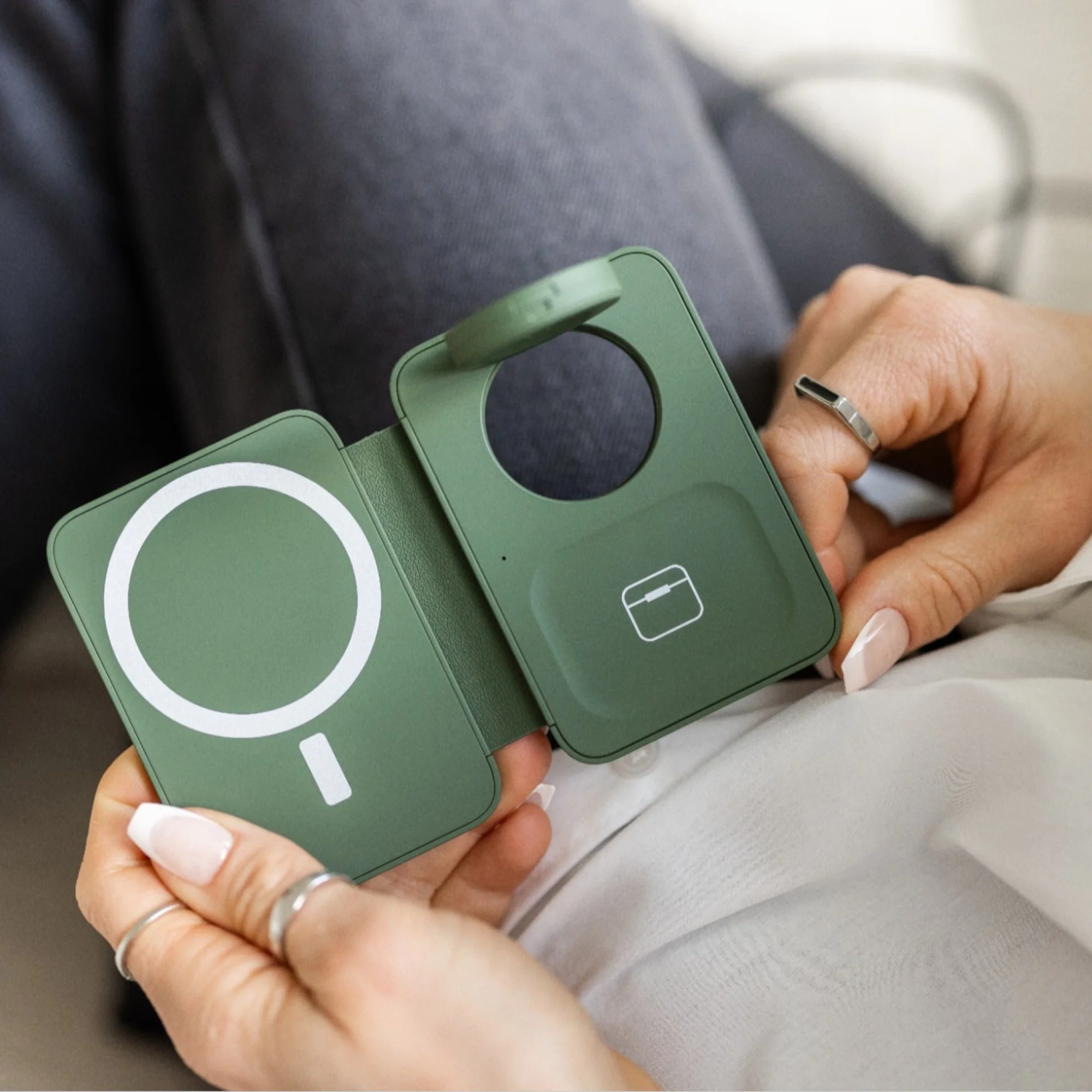 Duo Pack - Apollo 3-in-1 Apple Chargers - Image 98