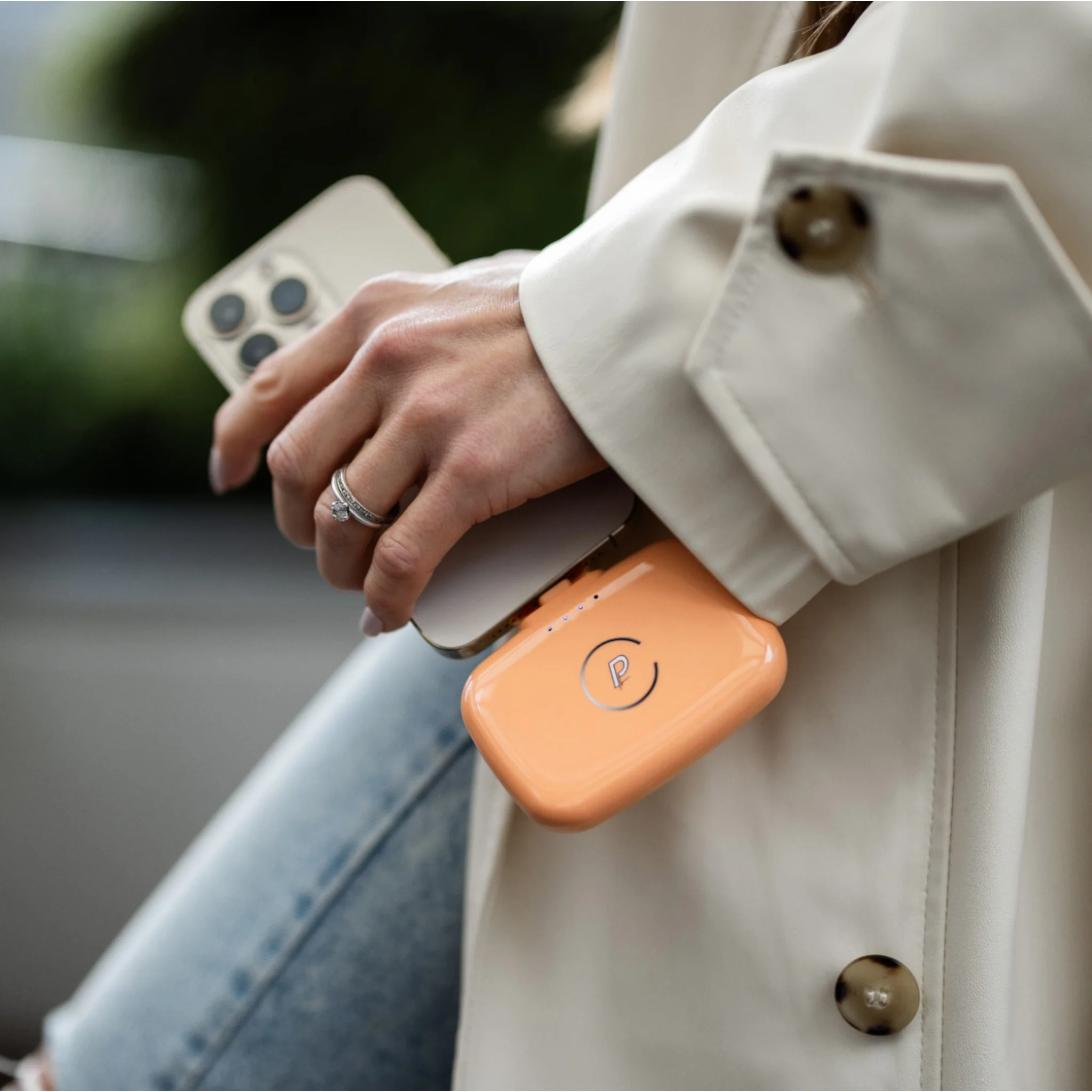 Duo Pack - Gravity ANDROID & iPHONE 15 Portable Chargers - Image 6