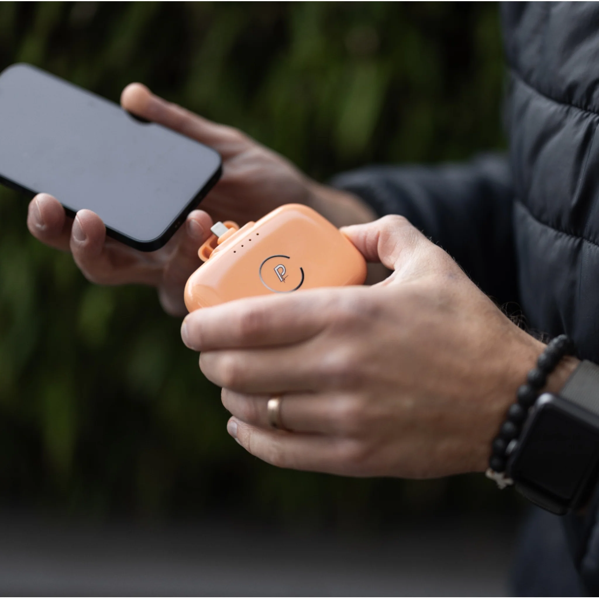 Duo Pack - Gravity ANDROID & iPHONE 15 Portable Chargers - Image 7