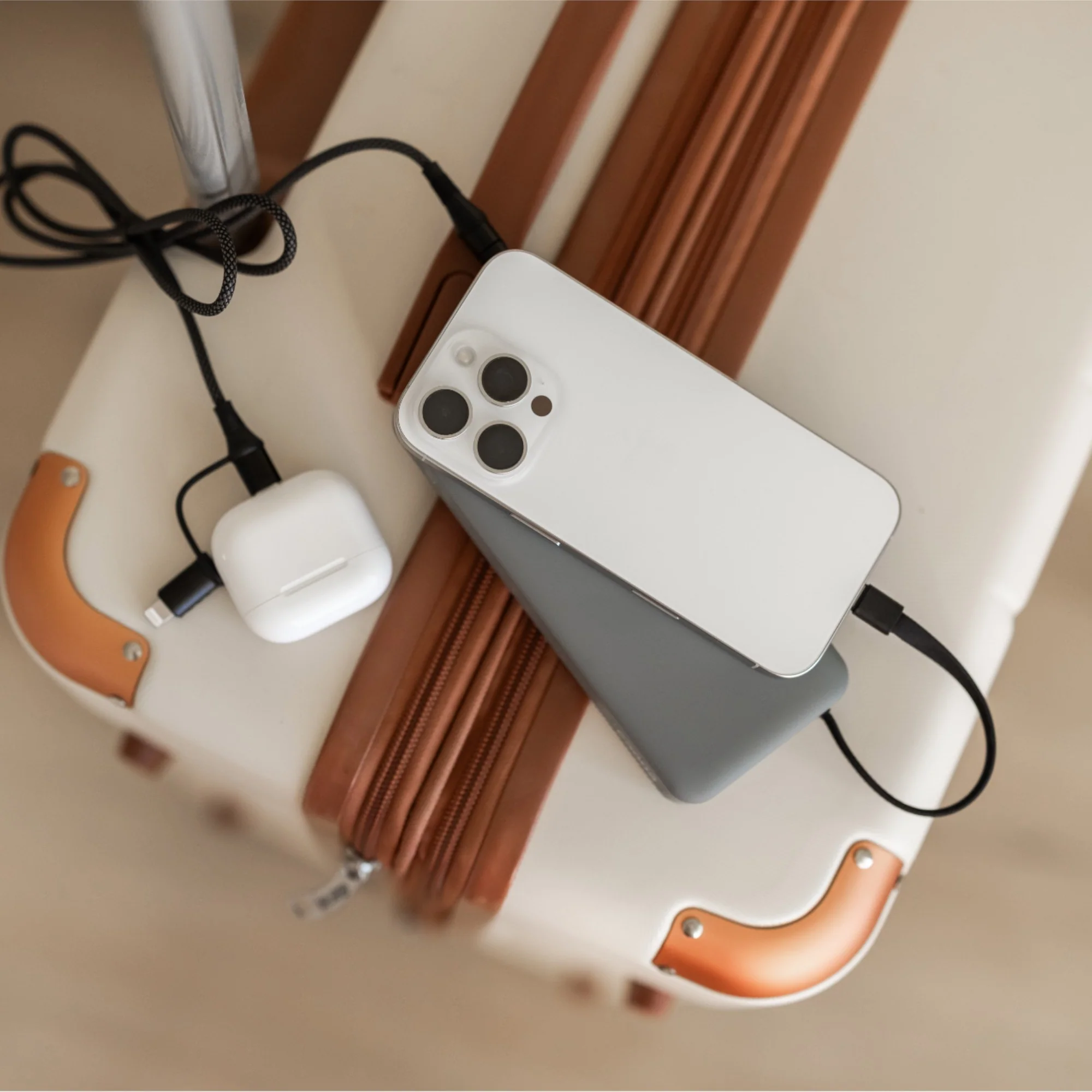 Family Pack - Lightning 20,000mAh Power Bank - Image 10