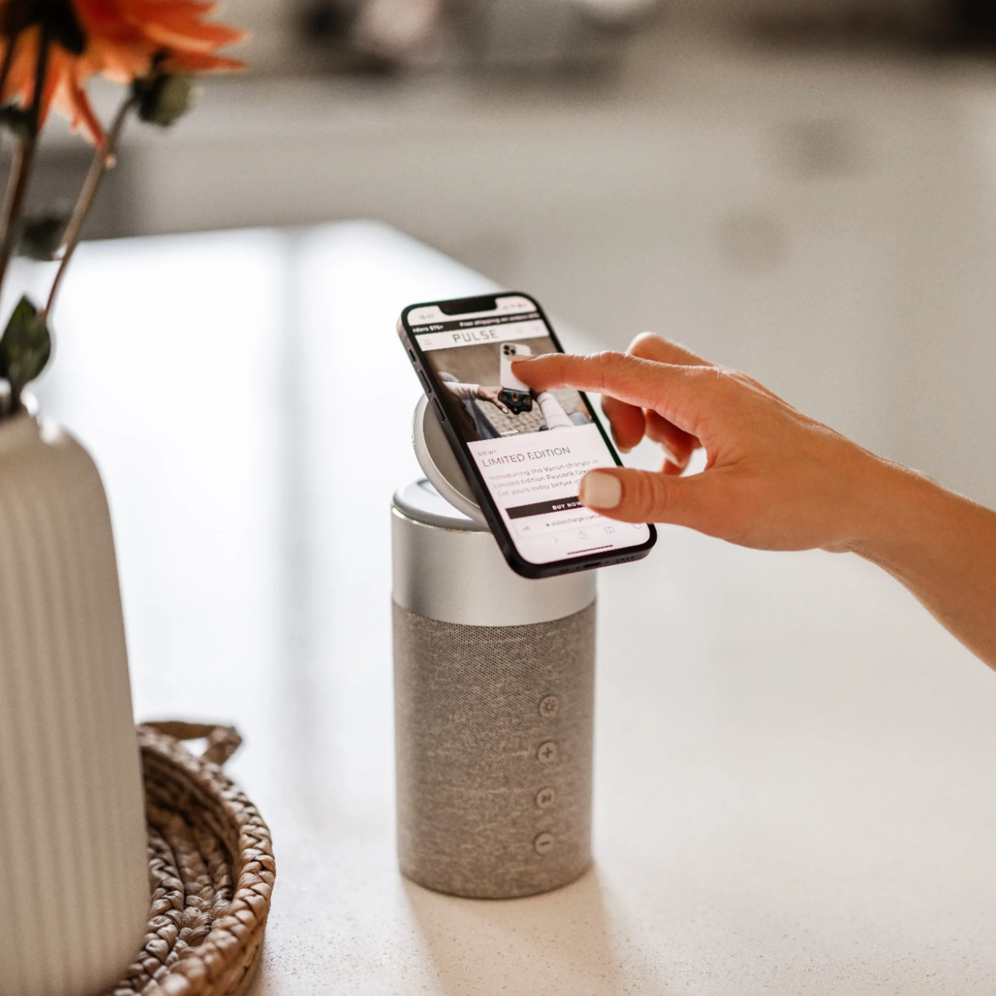 Halo Bluetooth Charging Speaker - Image 13