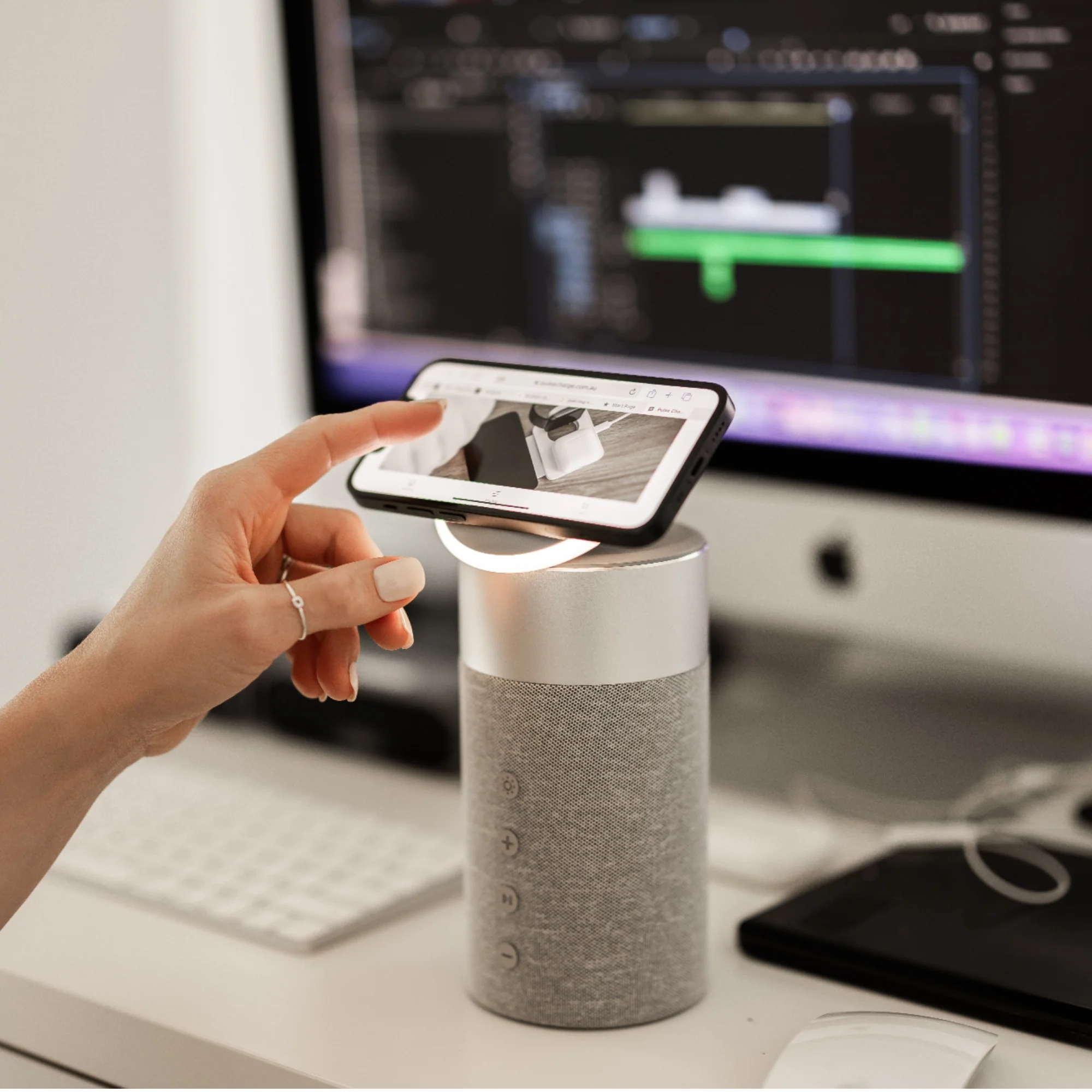 Halo Bluetooth Charging Speaker - Image 14