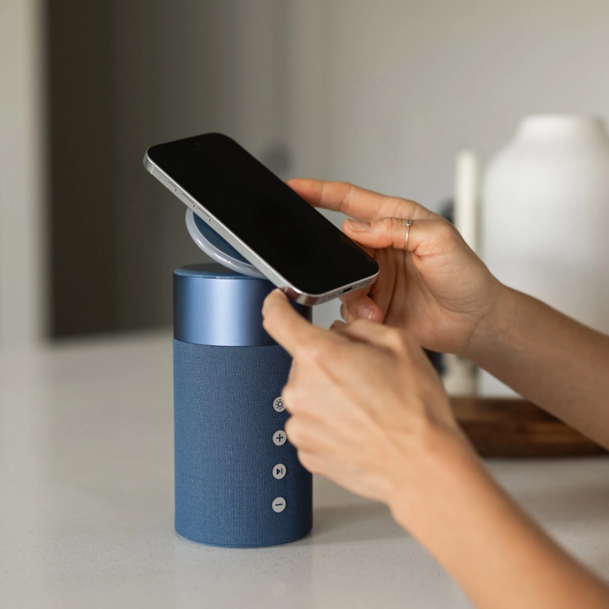 Halo Bluetooth Charging Speaker - Image 27