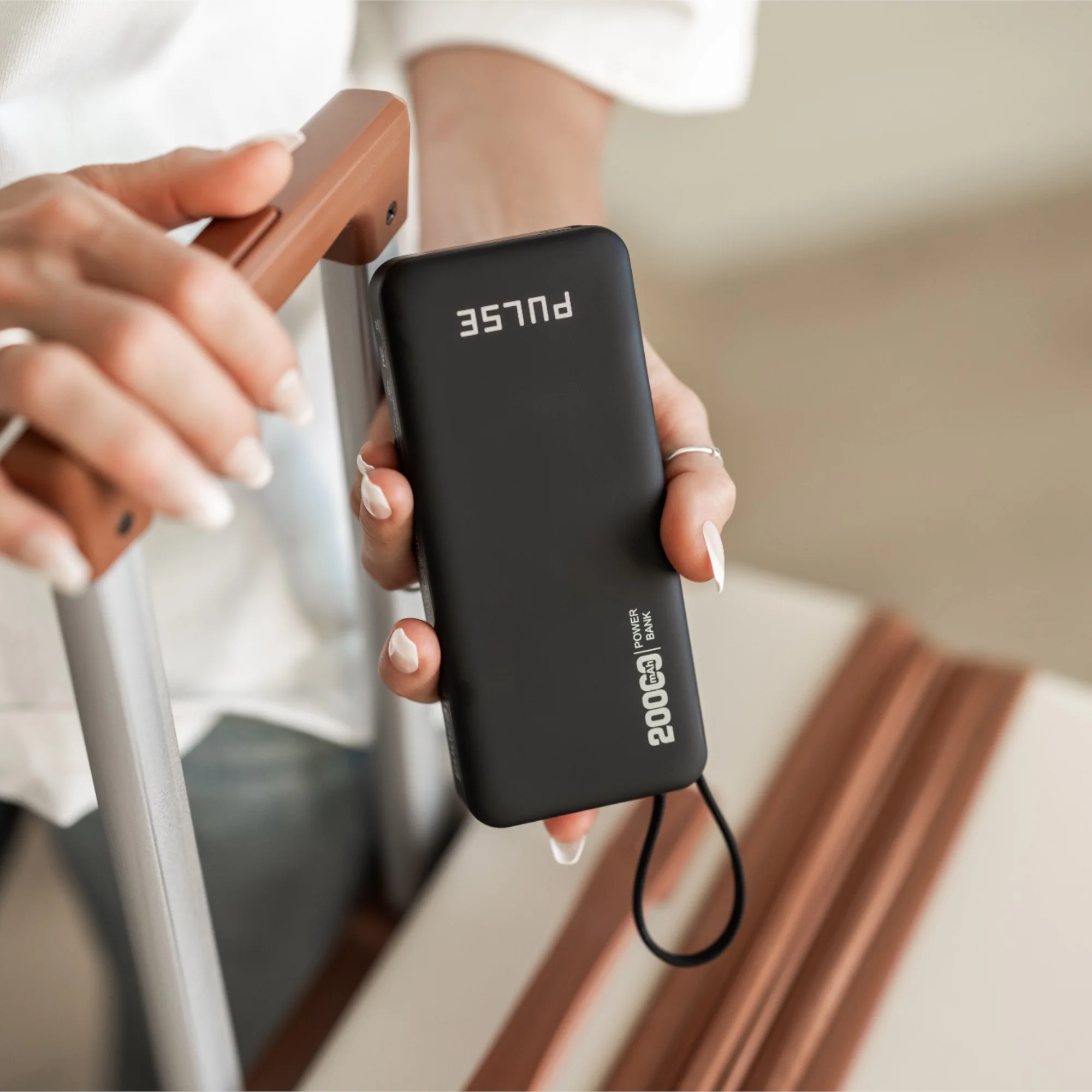 Lightning 20,000mAh Power Bank - Image 40