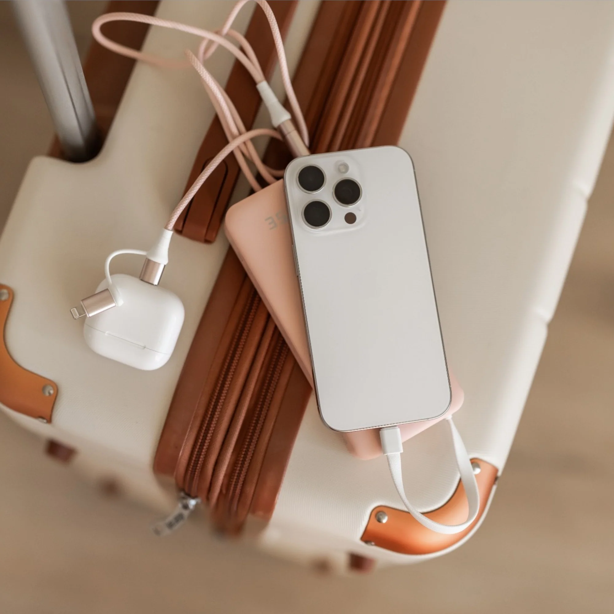 Lightning 20,000mAh Power Bank - Image 9