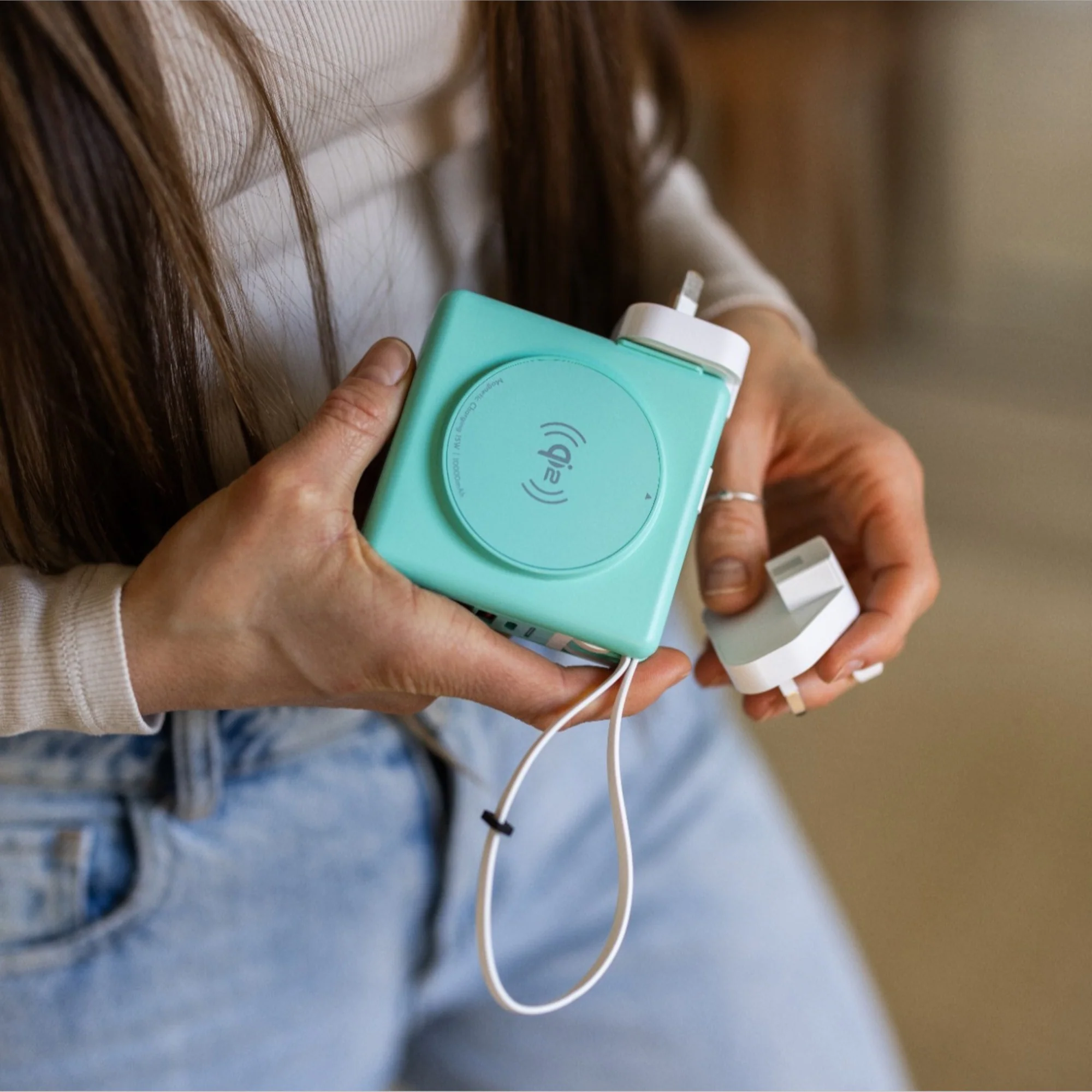 Universe 5-in-1 Power Bank & Charger - Image 30