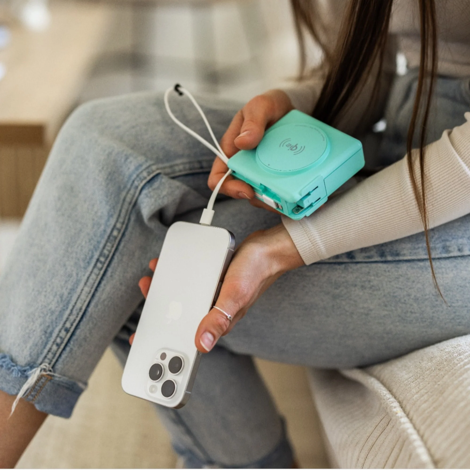 Universe 5-in-1 Power Bank & Charger - Image 31