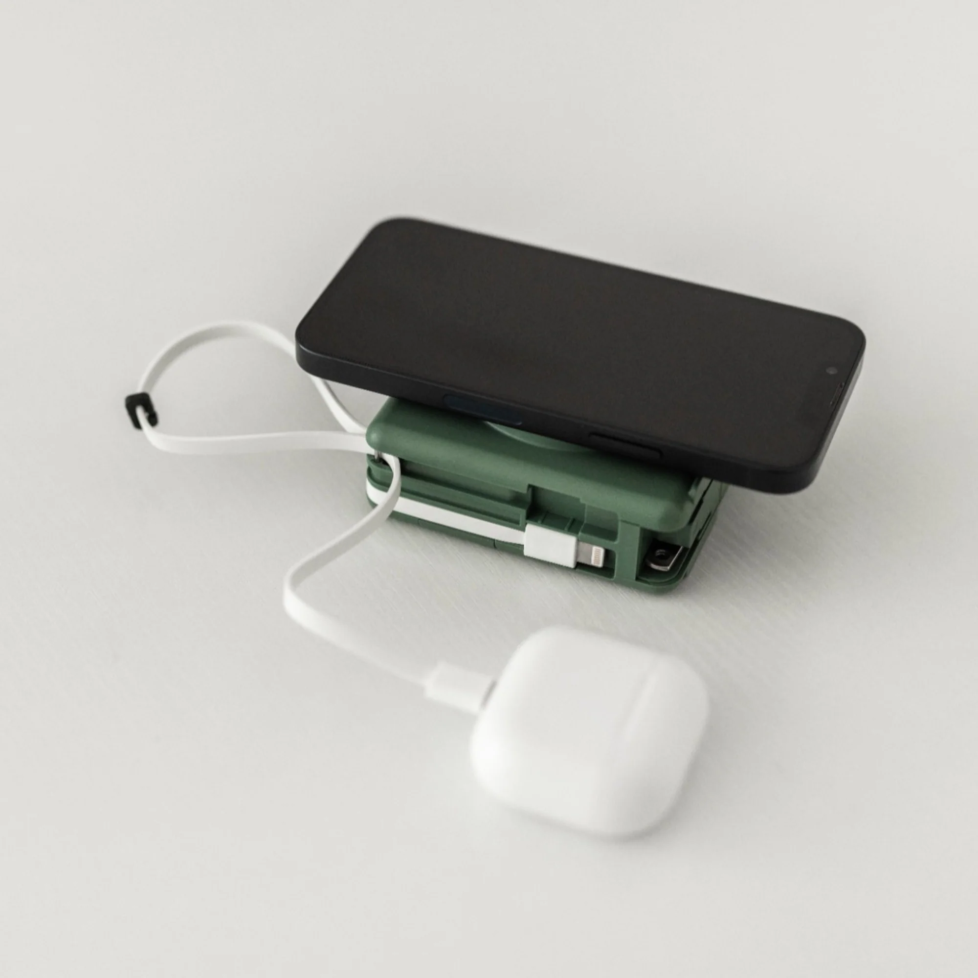 Universe 5-in-1 Power Bank & Charger - Image 42