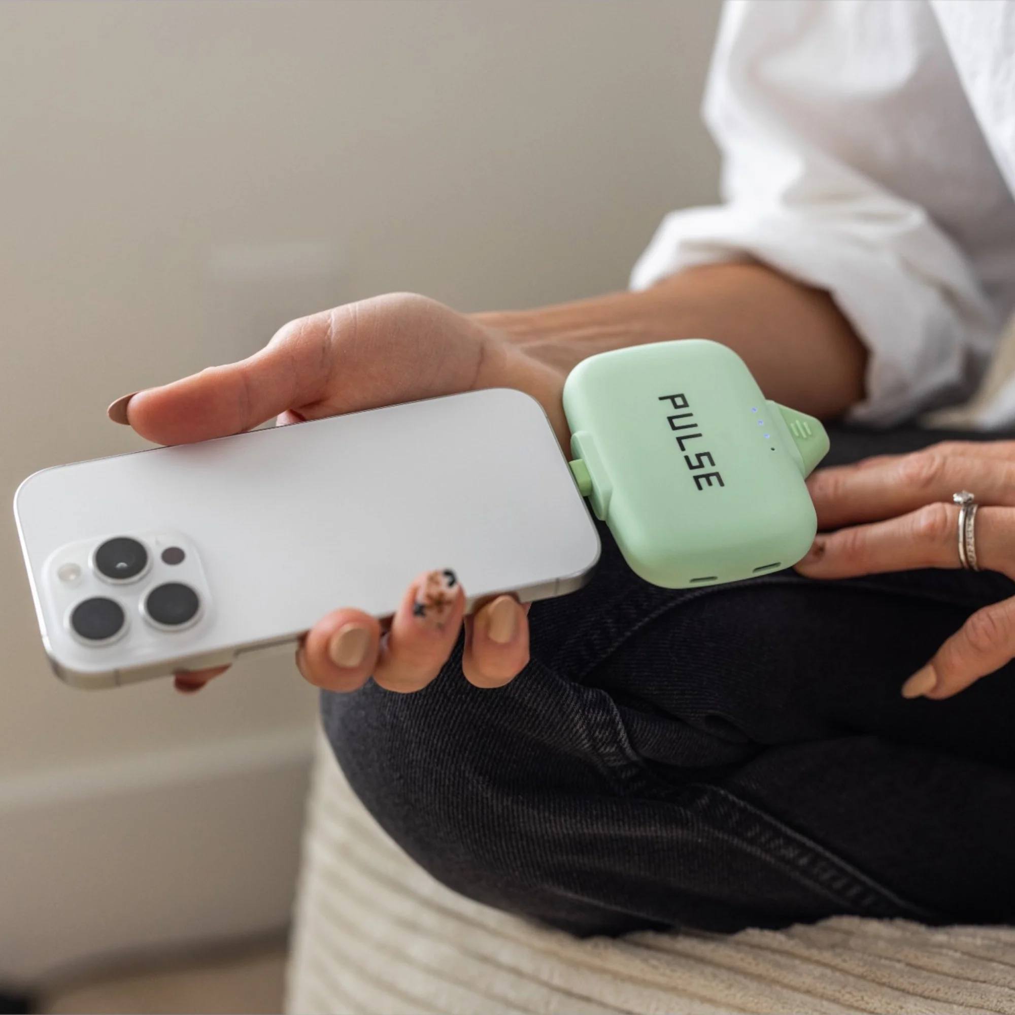 Venus Portable Universal Charger - Image 58