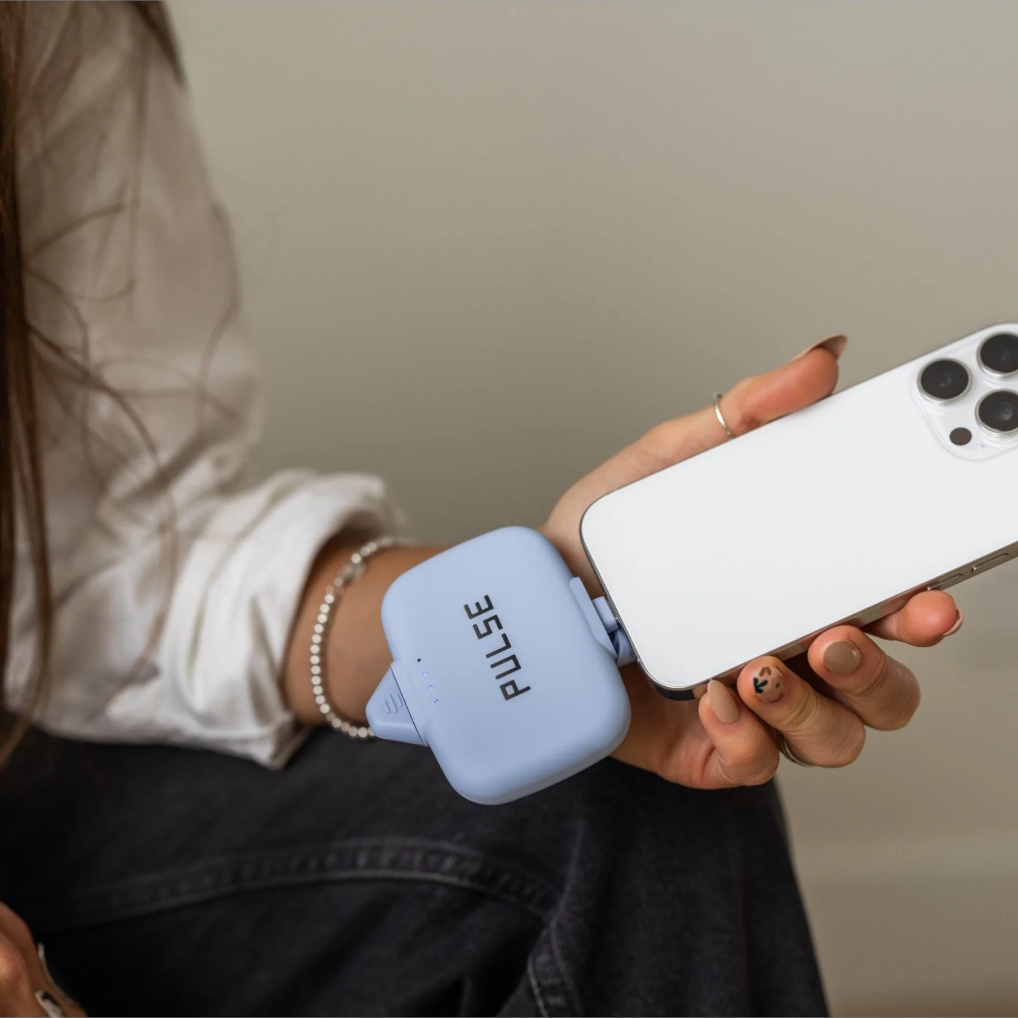Venus Portable Universal Charger - Image 80
